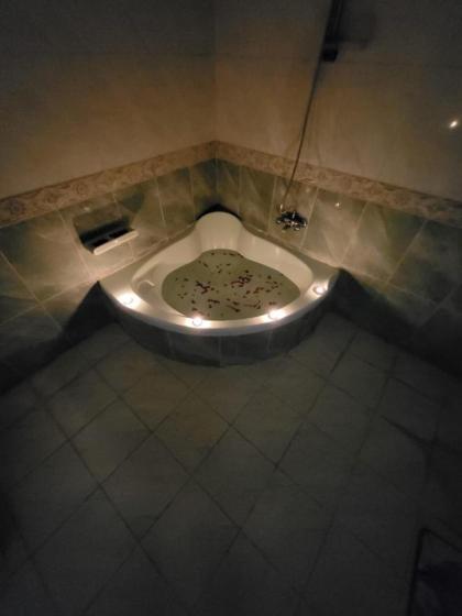 HK Pyramids Guest House - image 13