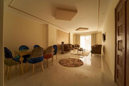 Gardenia Apartment Pyramids View - image 17