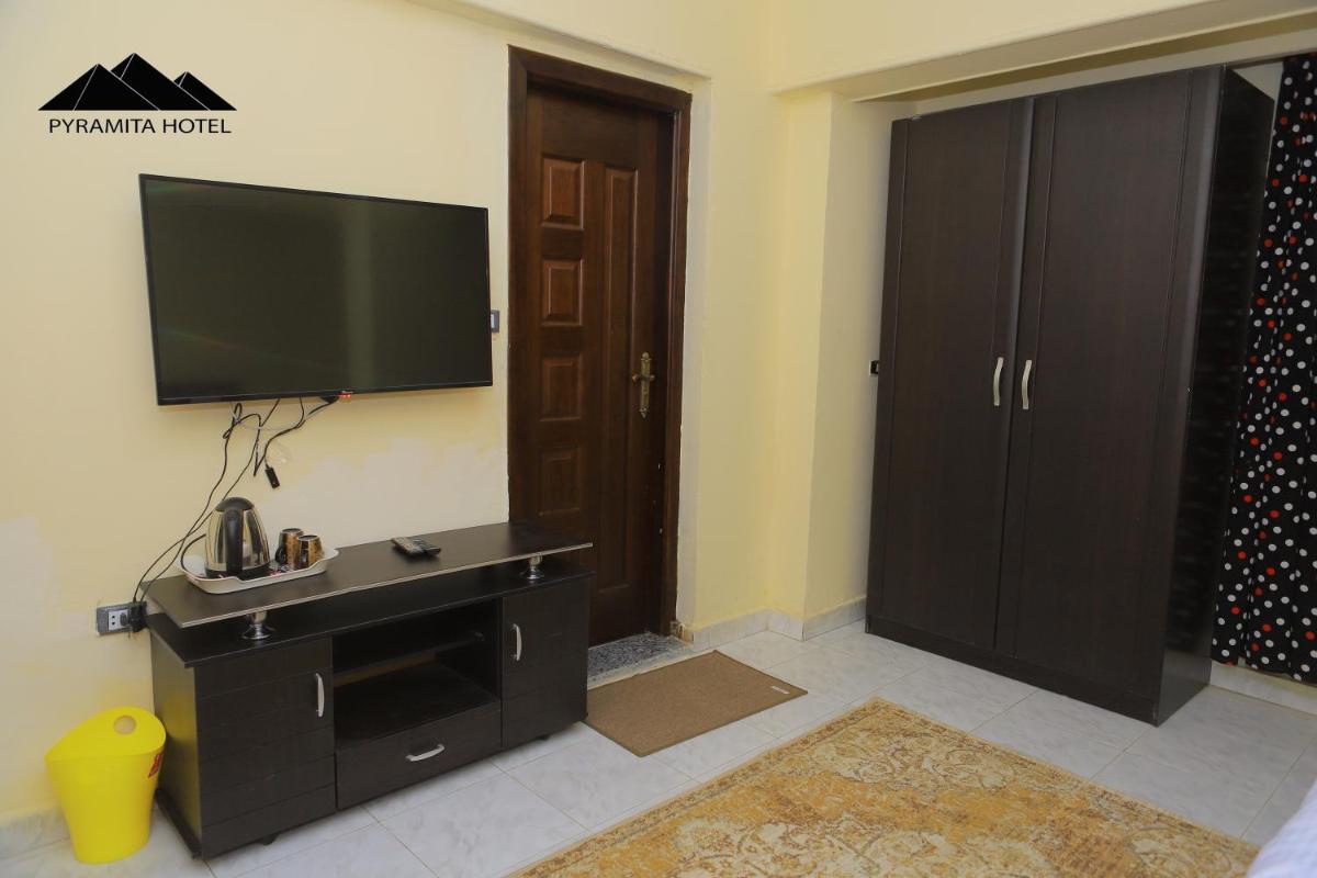 Pyramita Hotel - image 4