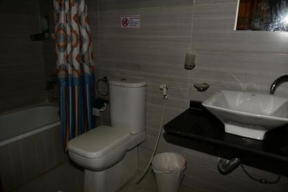 Kings pyramids view inn - image 14