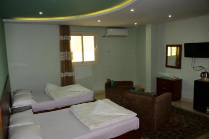 Kings pyramids view inn - image 15