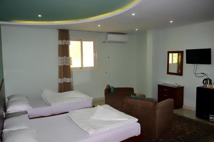 Kings pyramids view inn - image 20
