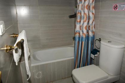 Kings pyramids view inn - image 22