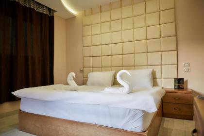 Kings pyramids view inn - image 5