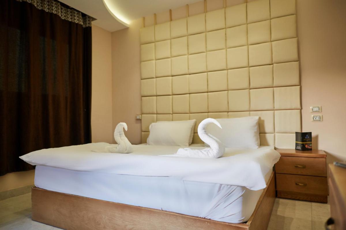 Kings pyramids view inn - image 5