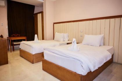 Kings pyramids view inn - image 7