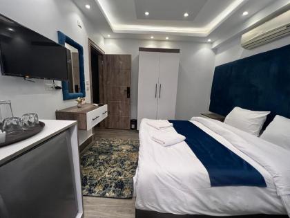 Premier Pyramids inn - image 9