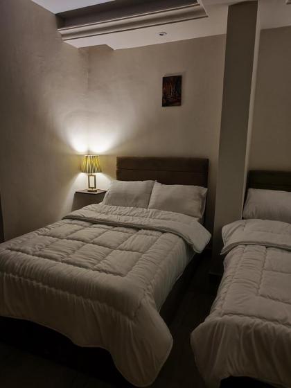 King hur pyramids inn - image 4