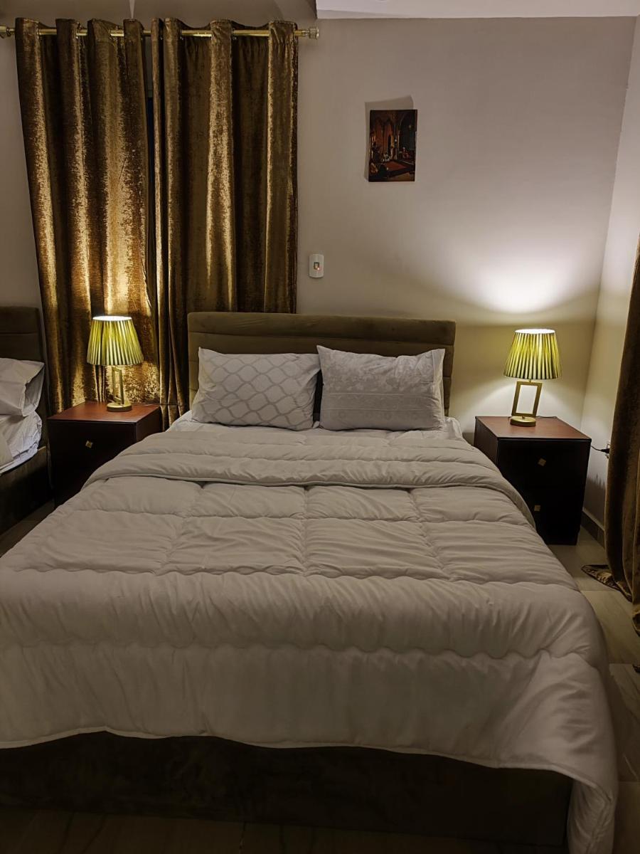 King hur pyramids inn - image 5