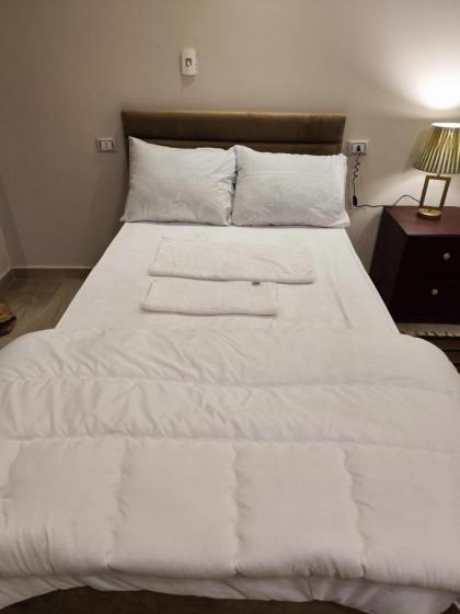 King hur pyramids inn - image 7
