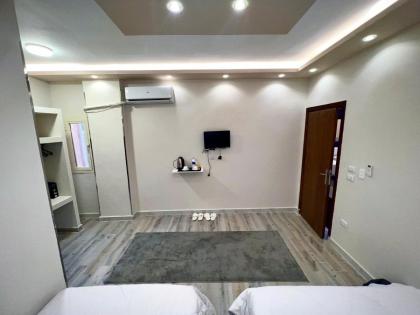 Moses Pyramids Inn - image 13
