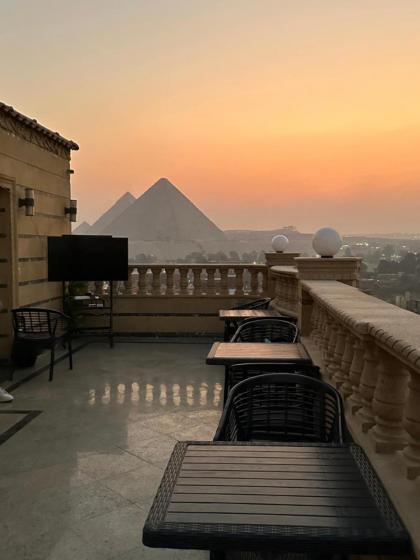Crowne Pyramids view inn - image 12