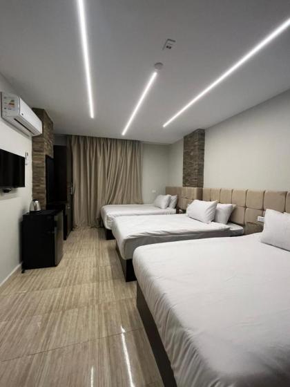 Crowne Pyramids view inn - image 28