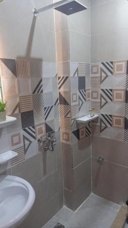 Crystal pyramid inn - image 26