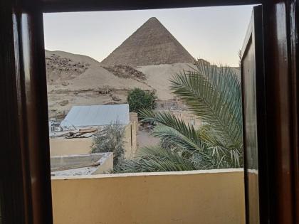 Crystal pyramid inn - image 5