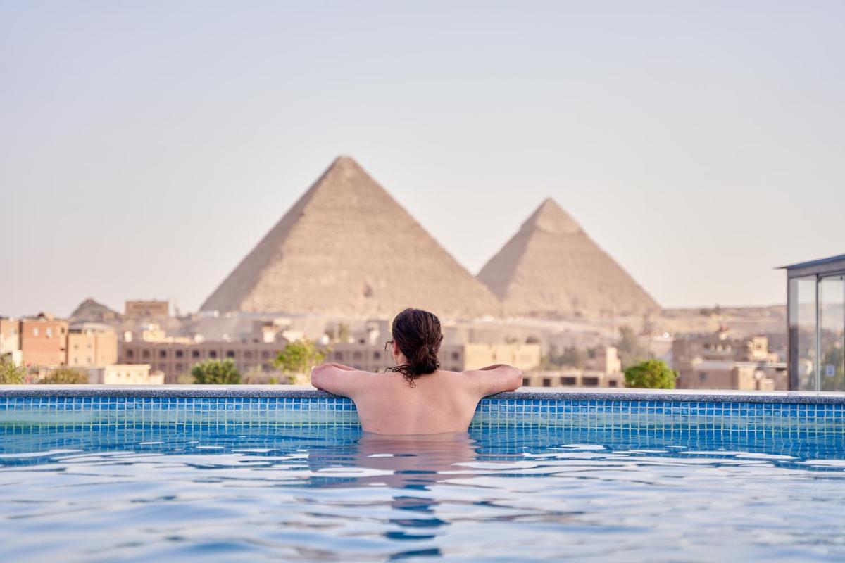 New Pyramid Front Hotel - image 3
