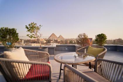 New Pyramid Front Hotel - image 9