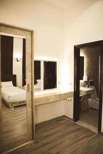 Tourist Palace Hotel - image 22