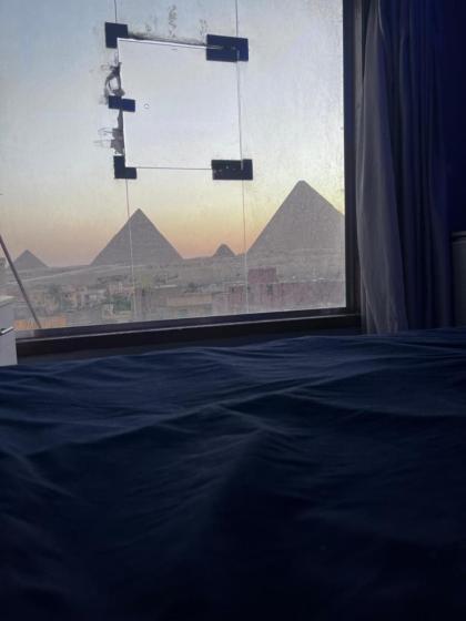 Three Pyramids Hills INN 
