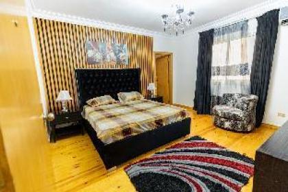 Oak Orchid Opulent 3BR Apartment - image 10