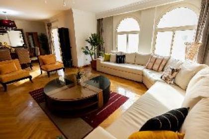 Oak Orchid Opulent 3BR Apartment - image 2