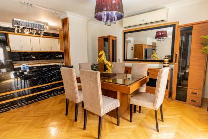 Oak Orchid Opulent 3BR Apartment - image 20