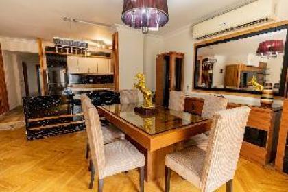 Oak Orchid Opulent 3BR Apartment - image 5