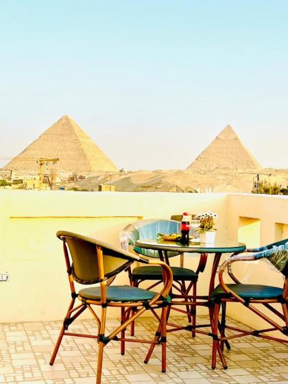 Pyramids View & GEM view Boutique Cairo