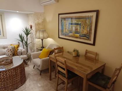 The Helio Suite Modern 1bdrm - image 3