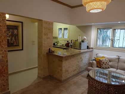 The Helio Suite Modern 1bdrm - image 5