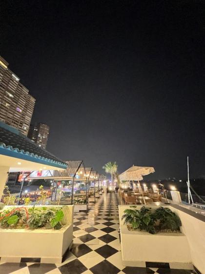 Jewel Plaza Hotel - image 2