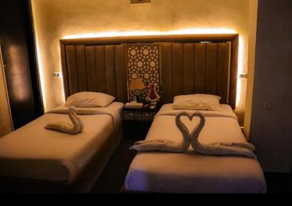 Perfect Pyramids View Inn - image 30
