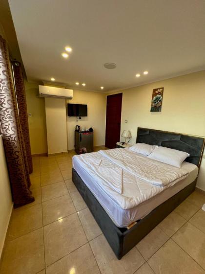 Pyramids Pride Inn - image 12