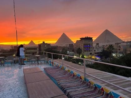 Matto Pyramids Inn