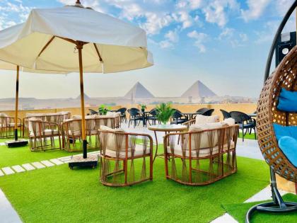 Palm Pyramids View INN