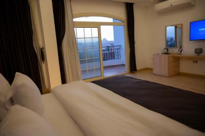 Palm Pyramids View INN - image 17
