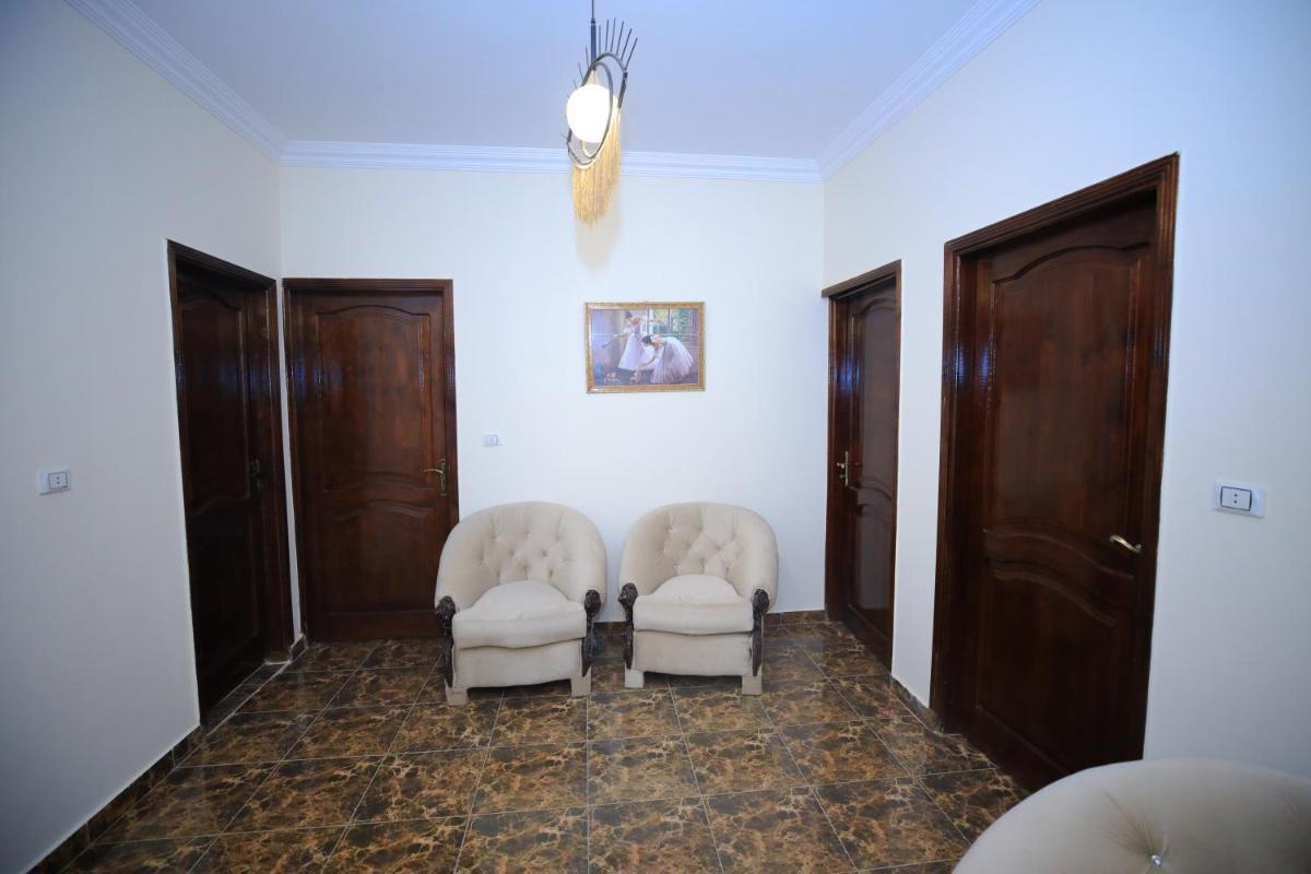 El Khalil Pyramids Inn - image 7