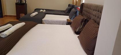 Yoya Hur Pyramids inn - image 22