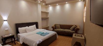 Yoya pyramids inn - image 14