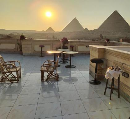 Yoya pyramids inn - image 7