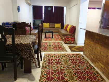 شقه 3 غرفه نوم 4 سرير 2 حمام ميدان مصدق الدقي - image 7
