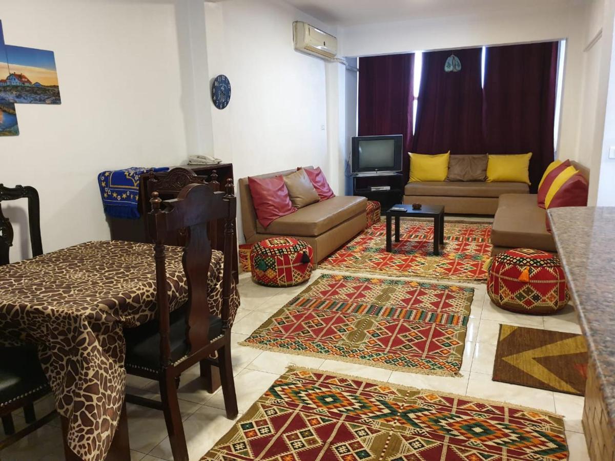 شقه 3 غرفه نوم 3 سرير حمام واحد الدقي يوجد لدينا شقق مختلفة الشيخ زايد المهندسين الدقي - image 2