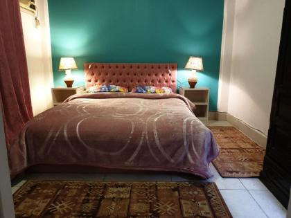 شقه 3 غرفه نوم 3 سرير حمام واحد الدقي يوجد لدينا شقق مختلفة الشيخ زايد المهندسين الدقي - image 7