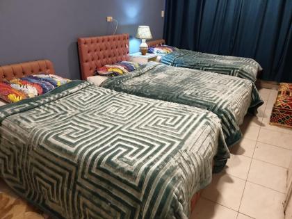 شقه 3 غرفه نوم 3 سرير حمام واحد الدقي يوجد لدينا شقق مختلفة الشيخ زايد المهندسين الدقي - image 8