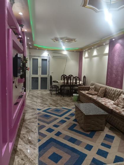 شقه مفروشه جنب اسماك دولفن جسر السويس