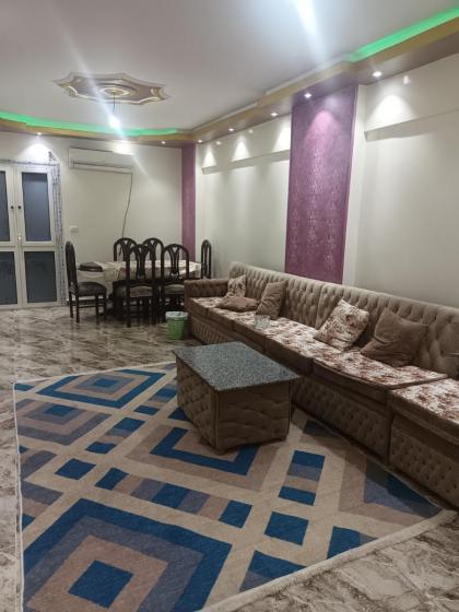 شقه مفروشه جنب اسماك دولفن جسر السويس - image 4
