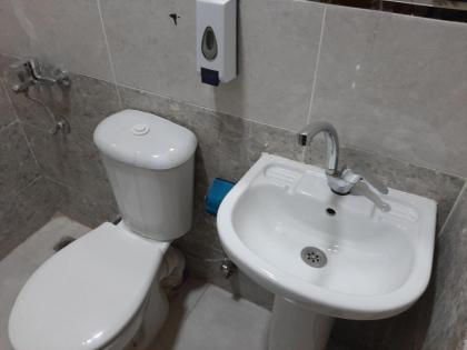 springo pyramids view - image 23