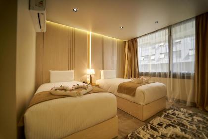 Gold's Pyramids Hotel - image 18