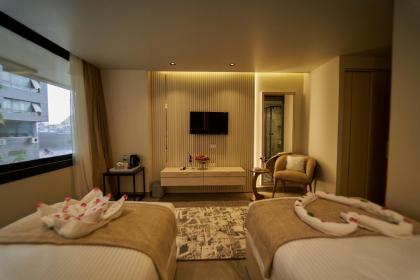 Gold's Pyramids Hotel - image 19