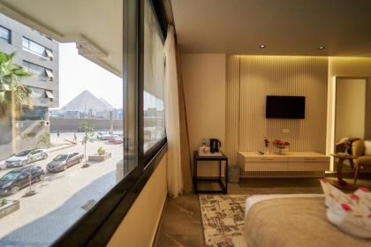 Gold's Pyramids Hotel - image 8